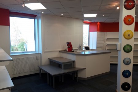 Le Creuset, Andover - interior bespoke shopfitting