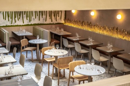 Following the successful completion of the Piccadilly restaurant last year Oakwoods were engaged again to complete the second NOTTO Pasta Bars site in the heart of Covent Garden.     Similar styles and finishes were used to create this 2 storey Restaurant and prep kitchen.     As before Oakwoods manufactured in-house all the bespoke joinery including servery bar/counter, banquettes, booth seats and various waiter stations.
