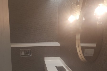 Meyer Bergman, Mayfair - grey tiling, mirror on wall, white fittings