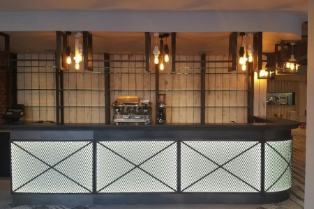 Prezzo, Epsom - bar area with industrial, modern style